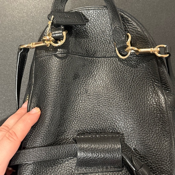 gray basketball nike elite backpack Nike, Unisex, Varsity (32L), Iron Grey/Black/Black, One Size : Sports & Outdoors We have a few Model:6100-4 product-url_https://click.linksynergy.com/deeplink?id=VQuZME68Gx4&mid=45892&murl=https://www.coachoutlet.com/products/racer-backpack-in-signature/CT707-QBMI5.html and this model is